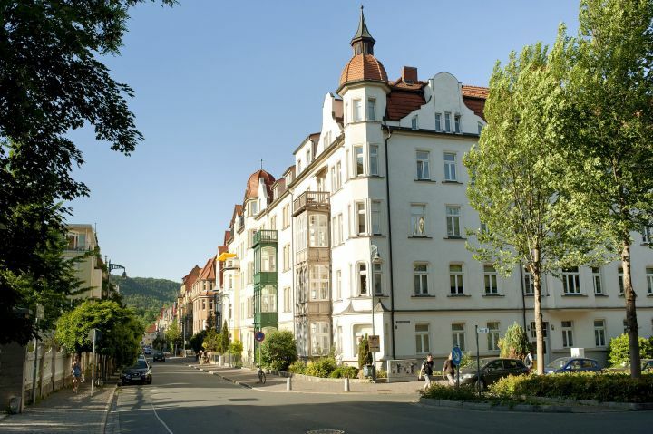 Jena, Blick auf das Damenviertel mit einigen Häusern im Jugendstil