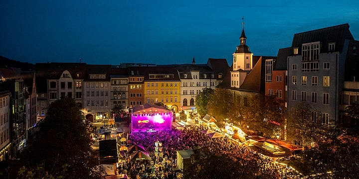 Der gefüllte Marktplatz zum Jenaer Altstadtfest  ©JenaKultur, C. Häcker