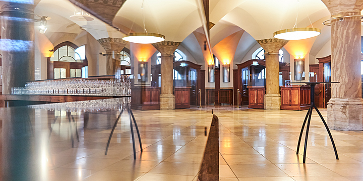 Volkshaus Jena, Foyer mit Spiegelung