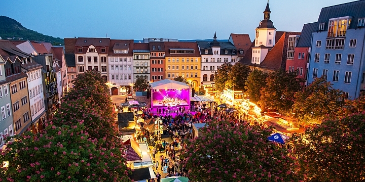 Die Marktbühne zum Jenaer Frühlingsmarkt  ©JenaKultur, C. Worsch